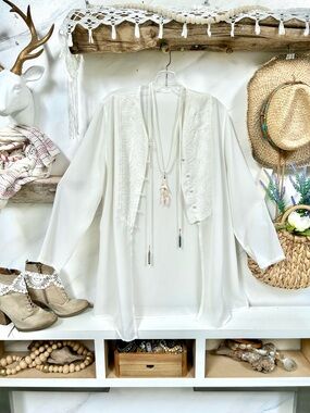 Embroidered romantic boho tunic blouse/cover up w prairie cottagecore vibe